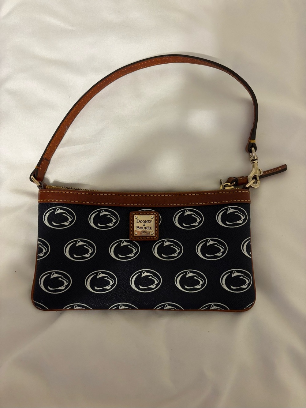 Dooney & Bourke Penn State Nittany Lions Wristlet Navy White Logo Zip Pouch